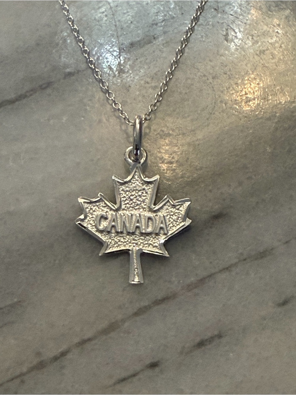 Sterling Silver .925 Canada Maple Leaf Pendant Necklace 16”